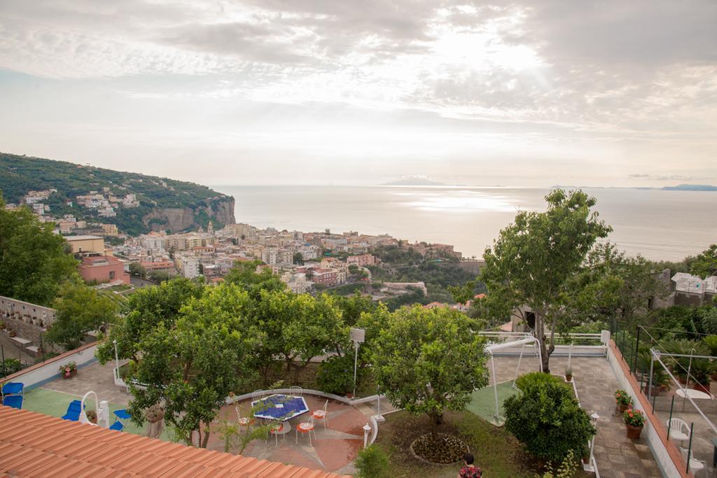 Garden On The Sea Bed and Breakfast Vico Equense Exterior foto